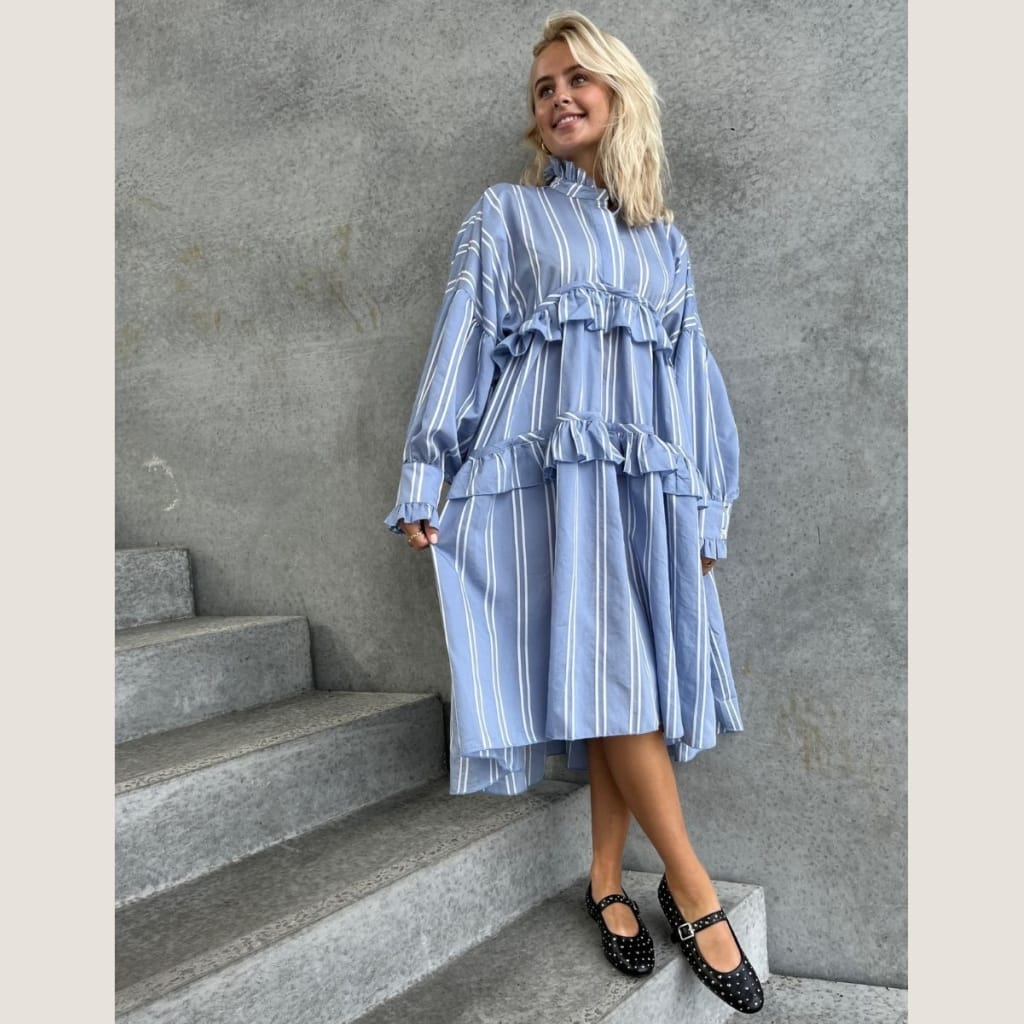 STORIES FROM THE ATELIER Star Kjole Light Blue - Butik Friis